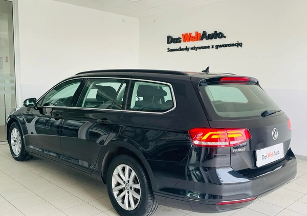 Volkswagen Passat cena 83500 przebieg: 85325, rok produkcji 2019 z Krobia małe 254